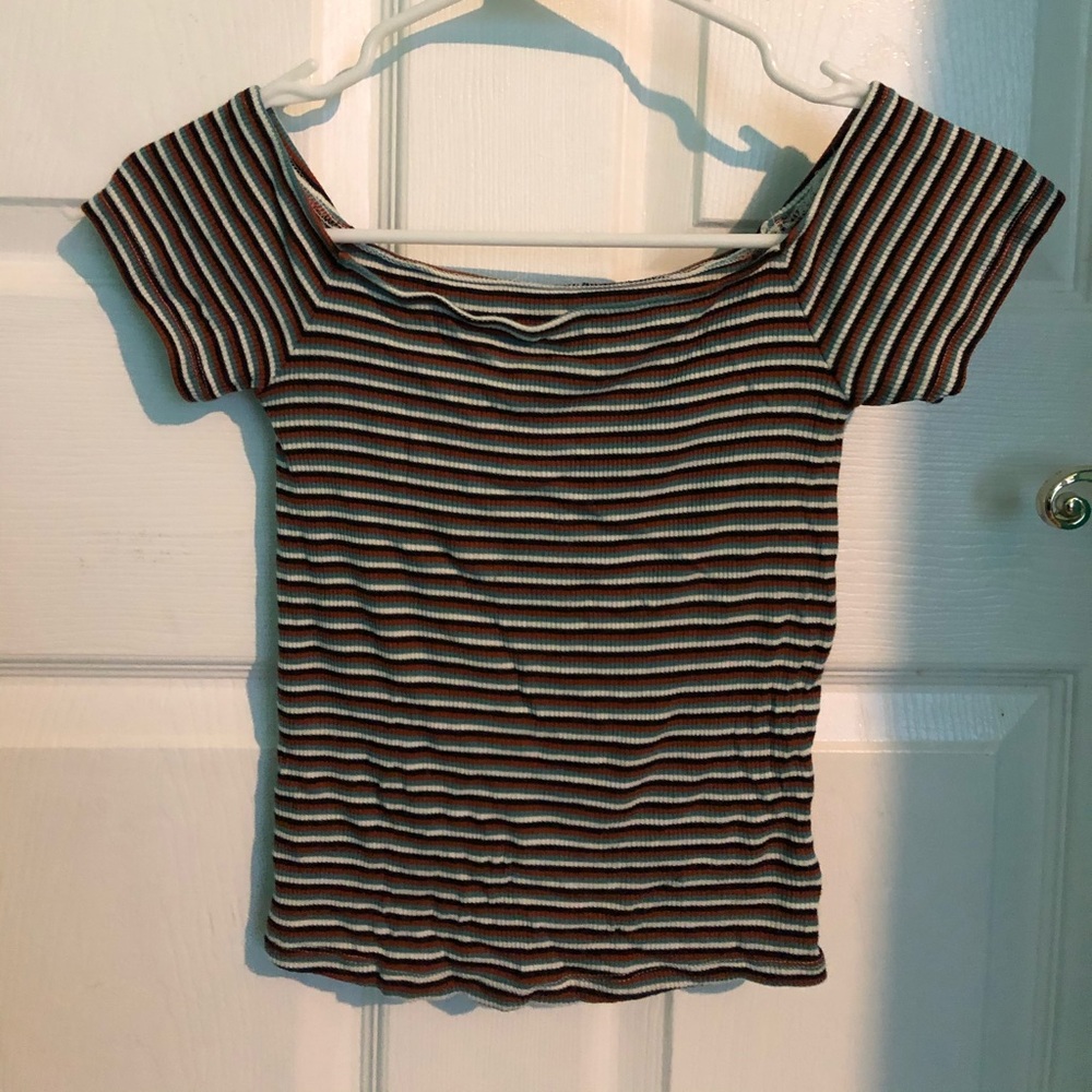 Off the shoulder AE tee
